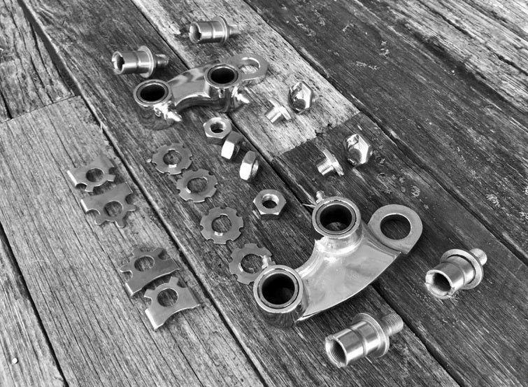 Rocker Plate, Stud & Bush Replacement Kit - Early Style